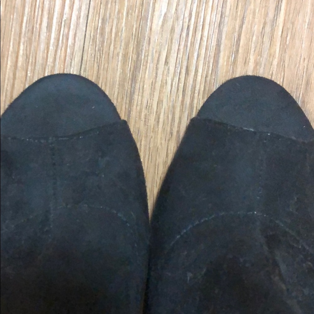 Black High Heel Booties. Size 10 - Picture 3 of 5